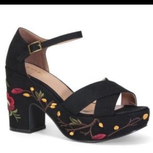 NIB Ladies Bamboo Heels